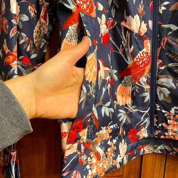 NWOT Columbia Wind Breaker - Picture 4 of 8